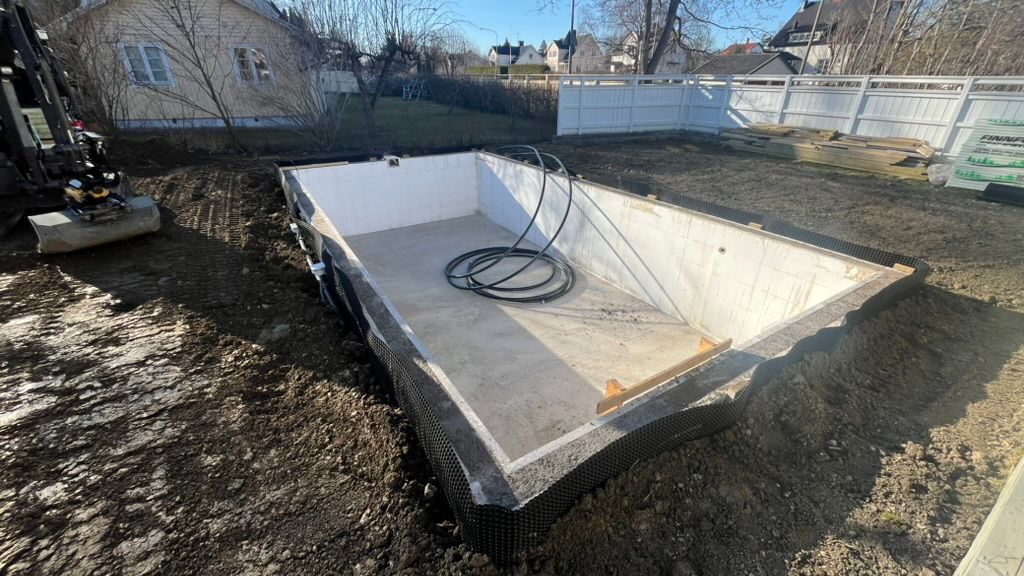 Färdig grund redo för poolinstallation